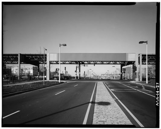 Washington Street Elevated, at Melnea Cass Boulevard, 1982